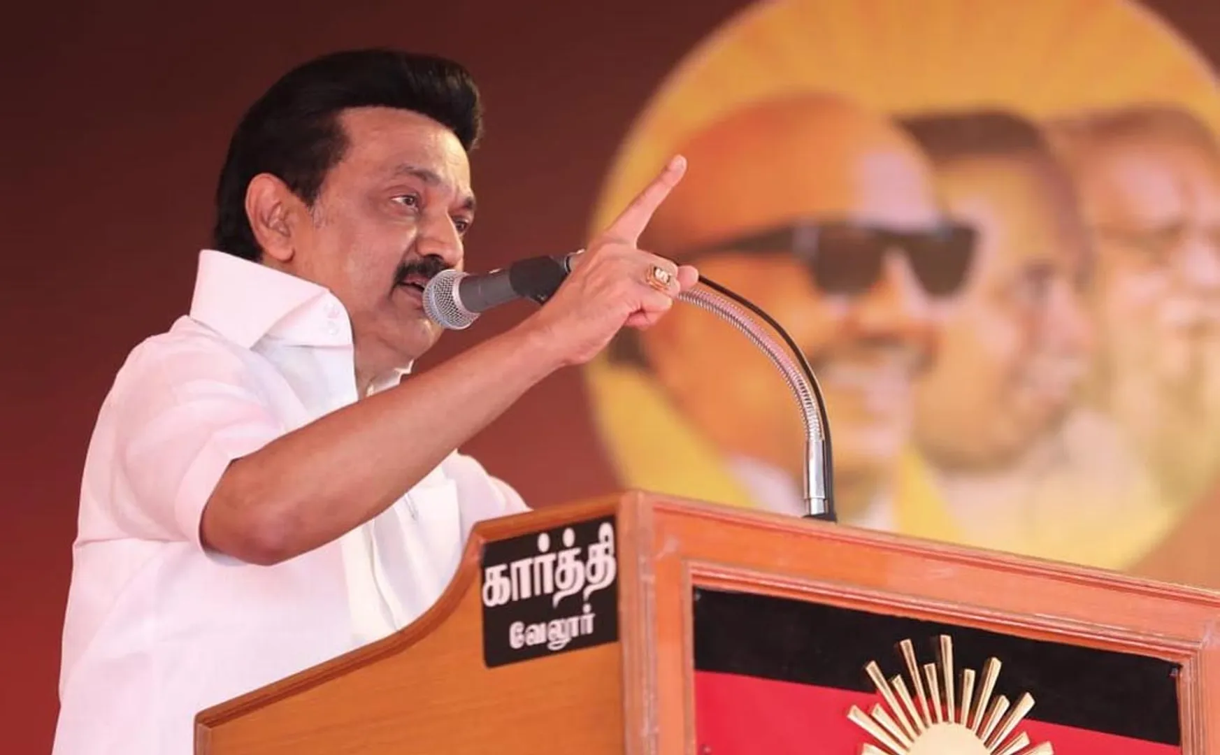 kavignar senkuttuvan incident dmk mkstalin 